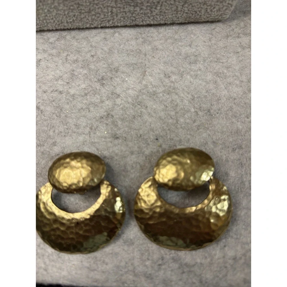 #33  Hammered Crescent Shape Clip-on